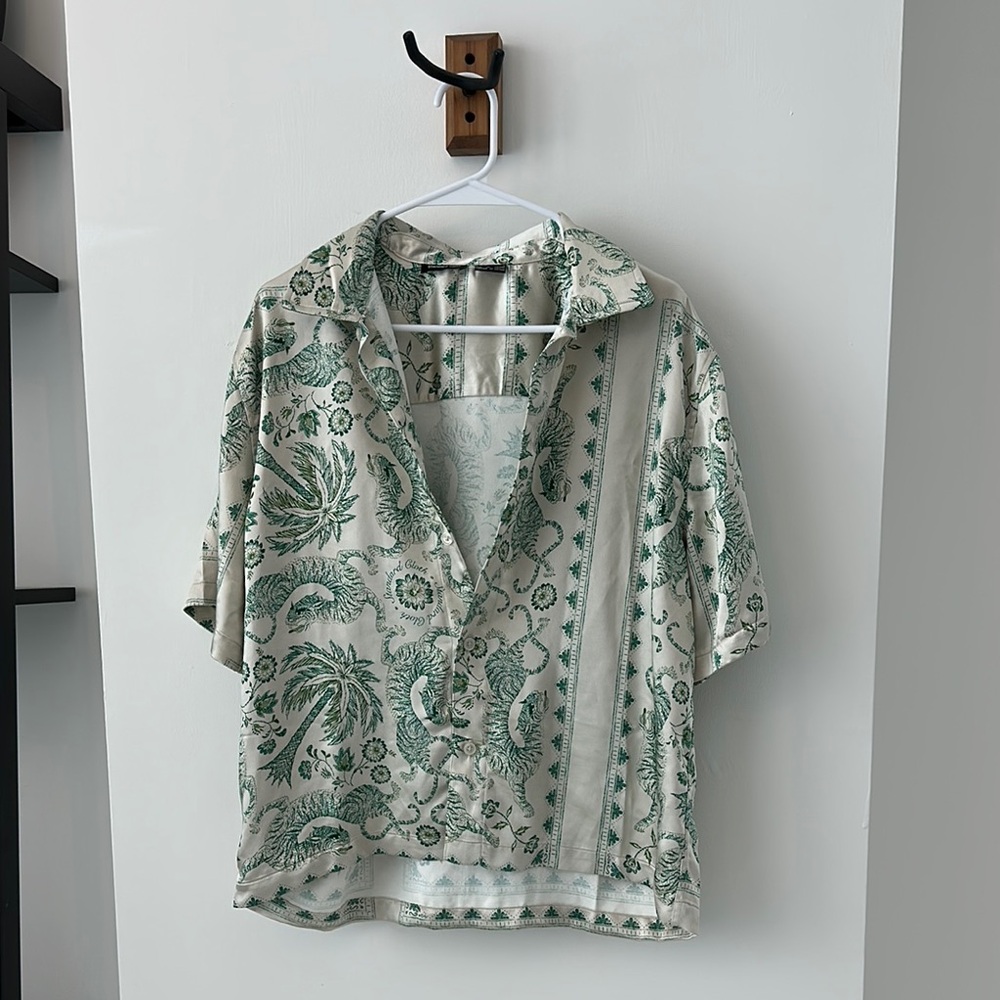 Green and White Relaxed Graphic Short Sleeve Shirt